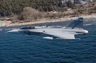 Aviation Photography low level flying