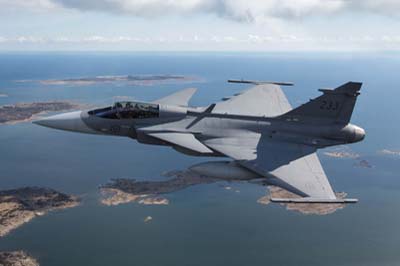 Aviation Photography low level flying