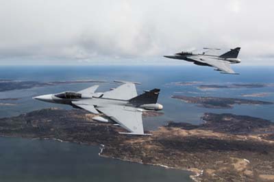 Aviation Photography low level flying