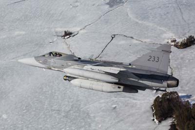 Aviation Photography low level flying