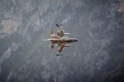 Aviation Photography low level flying