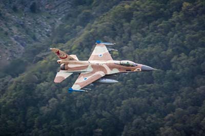 Aviation Photography low level flying