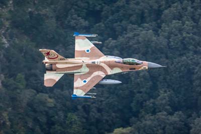 Aviation Photography low level flying