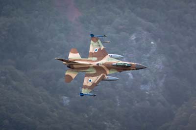 Aviation Photography low level flying