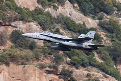 Aviation Photography low level flying