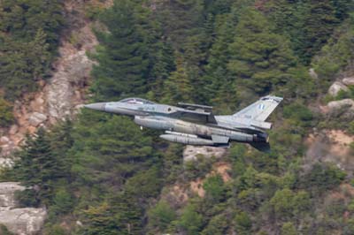 Aviation Photography low level flying