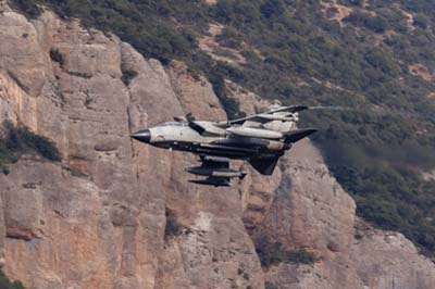 Aviation Photography low level flying