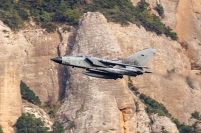 Aviation Photography low level flying