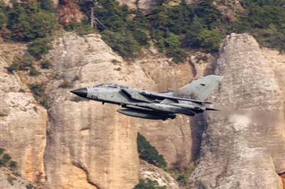 Aviation Photography low level flying