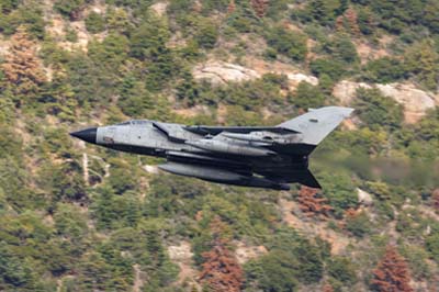 Aviation Photography low level flying