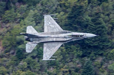 Aviation Photography low level flying