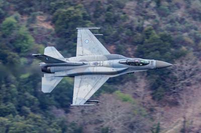Aviation Photography low level flying