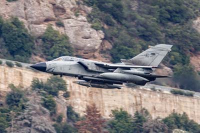 Aviation Photography low level flying