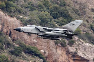 Aviation Photography low level flying