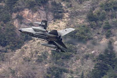 Aviation Photography low level flying