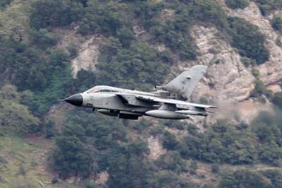 Aviation Photography low level flying