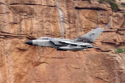 Aviation Photography low level flying