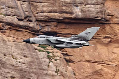 Aviation Photography low level flying