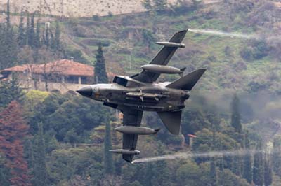 Aviation Photography low level flying