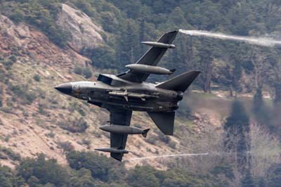 Aviation Photography low level flying